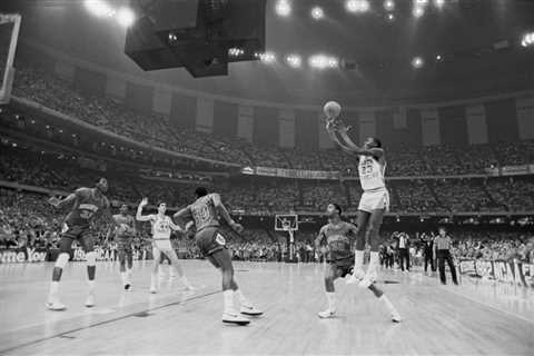 Dean Smith Once Detailed How Michael Jordan Beat Georgetown in the 1982 National Championship Game, ..