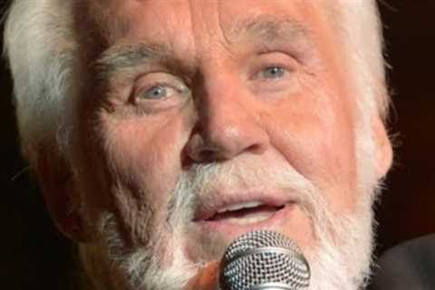 What Kenny Rogers regretted about his plastic surgery