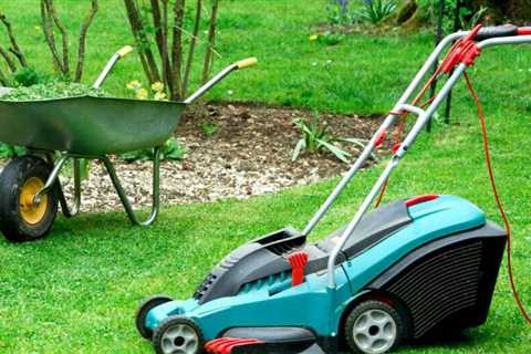 7 Best Electric Lawn Mowers in 2021