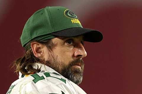 Scientists Fight a New Source for Vaccine Misinformation: Aaron Rodgers