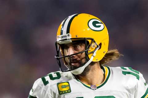 Aaron Rodgers will play Sunday, following his Covid-19 isolation.