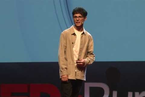 Creatividad en todo lo que hacemos  | Ryan Jara | TEDxPuraVidaJoven