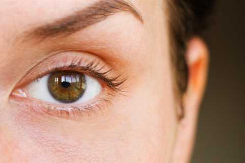 The Controversial Eyebrow Trend is Back