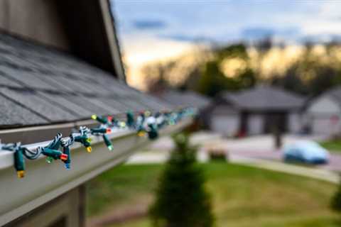 HOA Fines Homeowner $100 Per Day Due To Christmas Lights