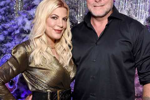 Dean McDermott Noticeably MIA as Tori Spelling Shares Family Holiday Card Amid Split Rumors