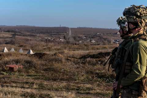 What would Biden do to defend Ukraine against Russia?