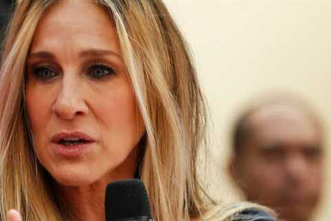Sarah Jessica Parker is Supposedly Struggling For Cash and Going Broke. Sketchy Report Asserted