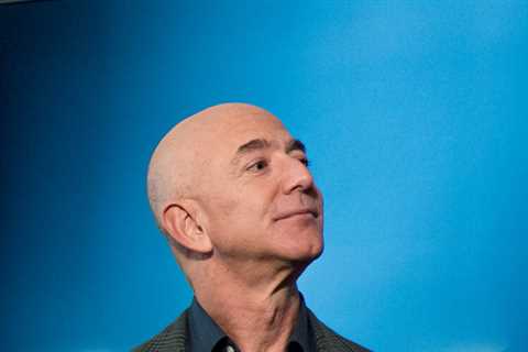 Jeff Bezos donates $100 million to Obama Foundation