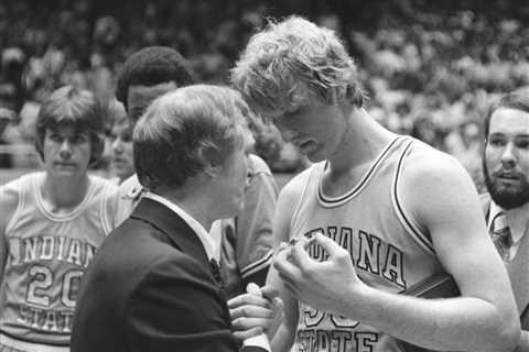 Larry Bird’s Coach at Indiana State Discovered The Legend Playing Basketball With a Resort Kitchen..
