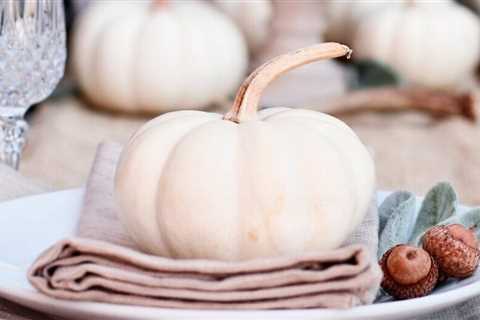 15 Beautiful Thanksgiving Tablescape Ideas