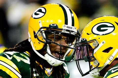 Familiar hands help the Packers beat the new-look Rams