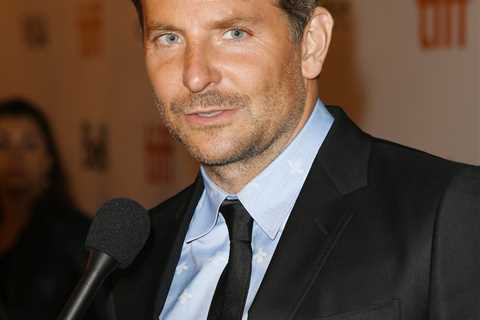 Bradley Cooper Recalls 'Insane' Moment He Was Held at Knifepoint on NYC Subway