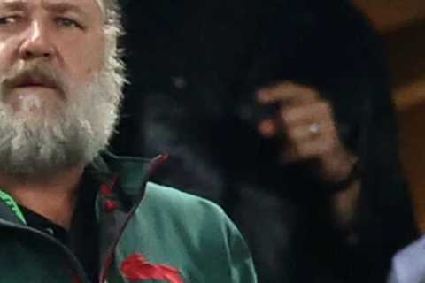 The Truth about Russell Crowe's Liposuction after Gaining 300 Pounds