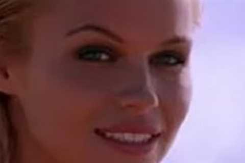 Pamela Anderson Regrets Her Plastic Surgery