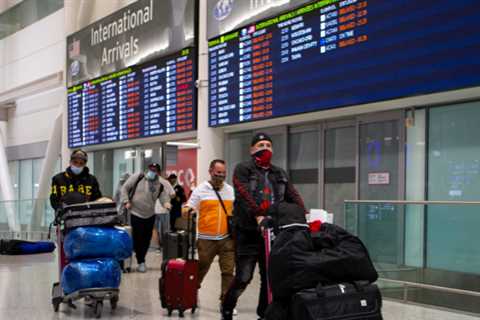 Canada announces travel restrictions in response to Omicron, the global Omicron crisis