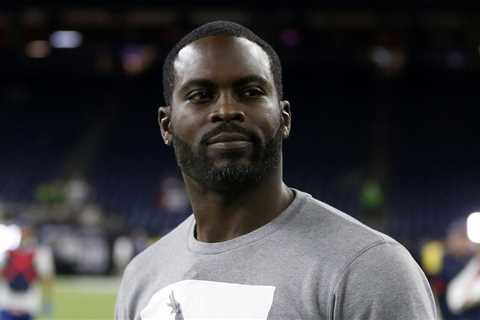 Michael Vick Remains Disappointed in How He Handled His Dogfighting Scandal: ‘That’s a Blemish That ..