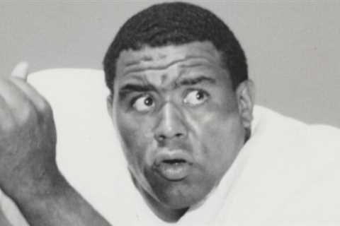Curley Culp, defensive anchor of two football teams, dies at 75