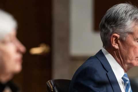 Omicron Threat Alooms: Fed's Inflation Limits Their Room to Manoeuvre