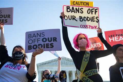 Supreme Court allows Texas abortion law to be challenged, but leaves it in effect