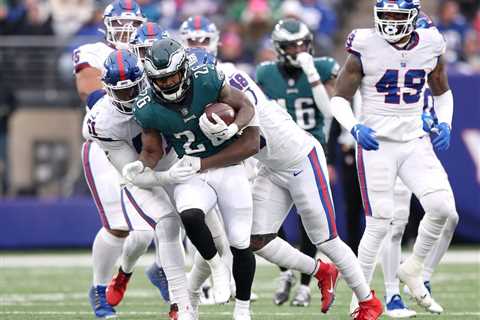 Jordan Howard Returning to the Eagles Could Spell Major Trouble for a Hobbled Miles Sanders