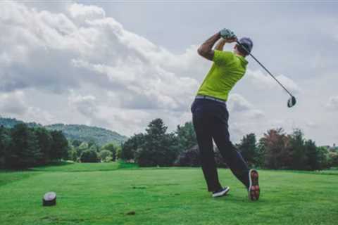Here are the right packing tips for a golf trip.
