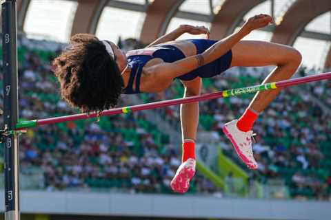 Vashti Cunningham entrusted her father to help her jump higher The Quarterback.