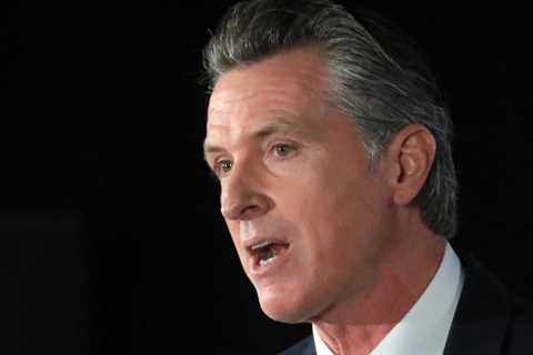 Newsom calls for gun legislation based on the Texas Abortion Law