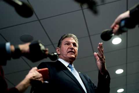 Manchin Doubts Quick Vote for Biden's Social Policy Bill