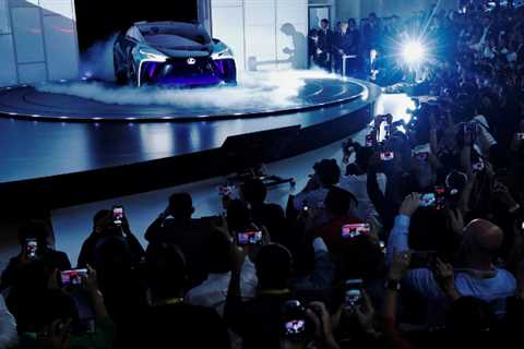 Toyota plans to increase sales of electric cars, as a way to catch up with its rivals.