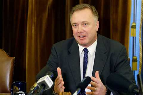 After contracting a Covid infection, a Washington State Senator died at 52.