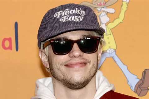 Pete Davidson Skipped Last Weekend’s ‘SNL’ But Not Because Of Covid Worries