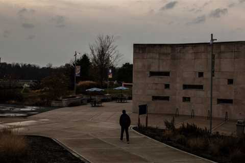 Colleges Fear a Mental Health Crisis as a result of another surge in the virus