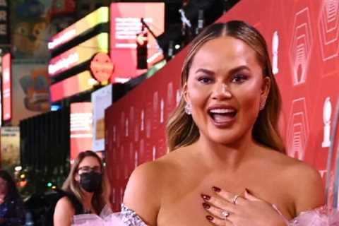 All Of Chrissy Teigen’s 2021 Scandals That Prove Cancel Culture Is A Myth