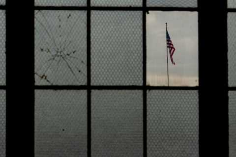 Doctor Testifies that a Waterboarded Prisoner has Drowning Nightmares 2 Decades Later