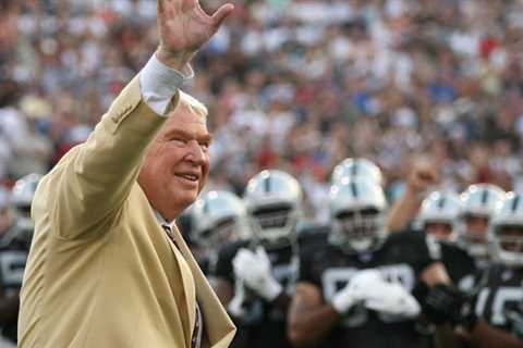 John Madden, America’s Broadcasting Gourmand ate football up