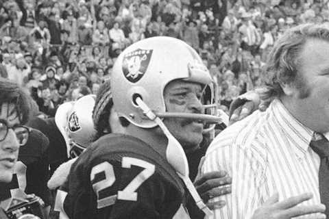 John Madden, Hall of Fame Broadcaster and Coach, Dies at 85