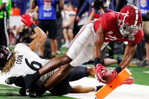 Alabama defeats Cincinnati 27-6 in Semifinal of College Football Playoff