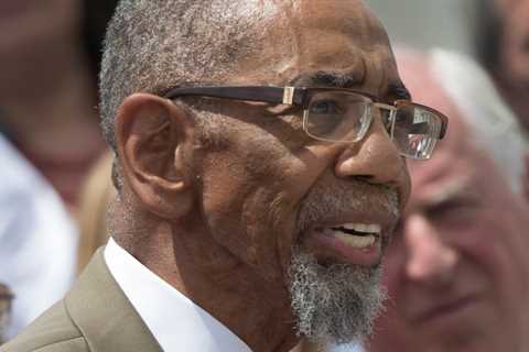 Bobby Rush, a long-time Illinois Democrat will retire