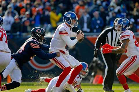 Giants give up four sacks, and the Jets falter as opponents overshadow gains