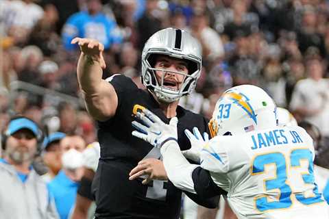 Raiders use 17th game (and then some) to slide into the postseason