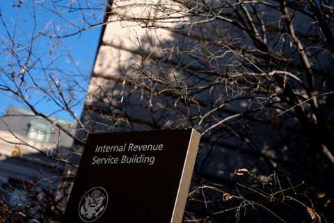 The I.R.S. will begin the tax season with a backlog of over 200,000 after a horrendous 2021. The I..
