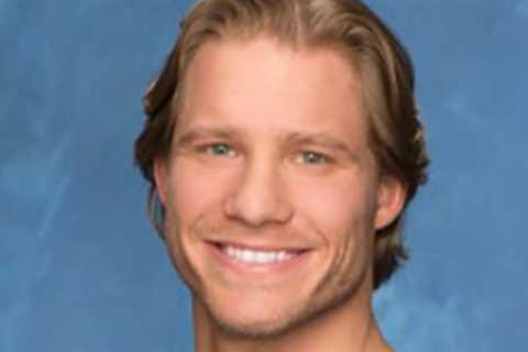 Clint Arlis, a former Bachelorette contestant, has died at the age of 34. Nick Viall pays tribute