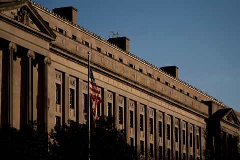 A new rule makes thousands of federal inmates eligible for release