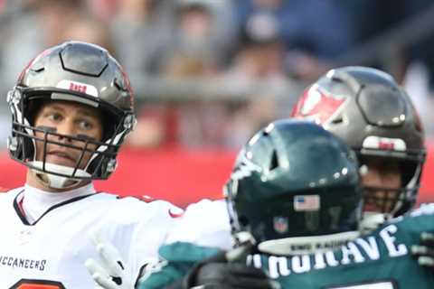 Tampa Bay takes the Eagles out of their game and out of the Playoffs
