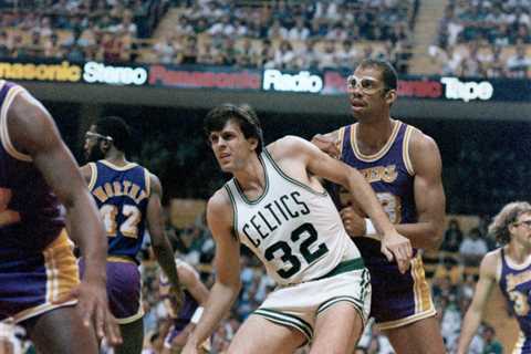 Kareem Abdul-Jabbar Reflects on the $1.8 Million He Left on the Table as a Rookie Just to Keep His..