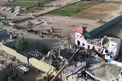 Officials in Yemen Say That Saudi-Led Airstrikes Have Killed Hundreds of Prisoners