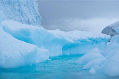 The Antarctic - Extremes At the Southern End of the World