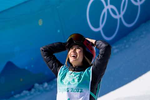 Eileen Gu wins big air gold, her first event in freestyle skiing.