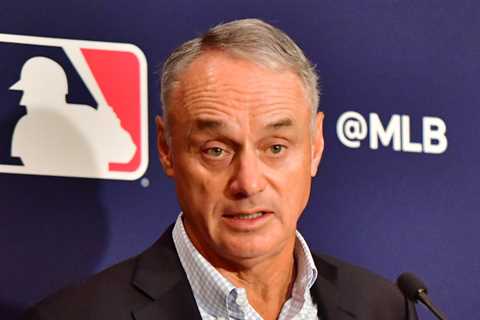 Commissioner: It would be 'disastrous' to lose games