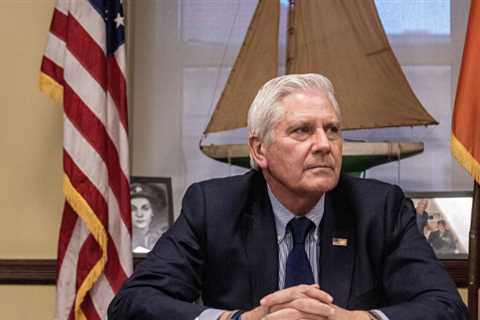 A Long Island Republican used a mask rebellion to resurrect his career